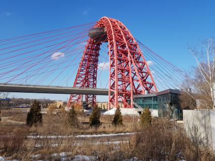 Москва. Живописный мост в Серебряном Бору.