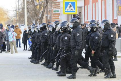 Барнаул. Сотрудники правоохранительных органов во время несанкционированной акции в поддержку оппозиционера Алексея Навального.