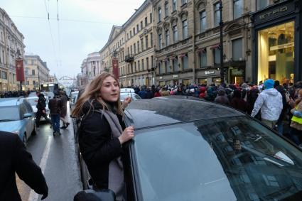 Санкт-Петербург.  Участники несанкционированной акции в поддержку оппозиционера Алексея Навального  в центре города.