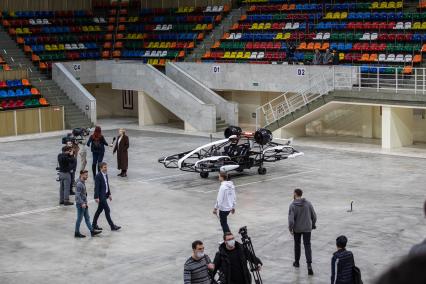 Москва.  Тестирование летающего такси Hover на Малой спортивной арене СК `Лужники`.