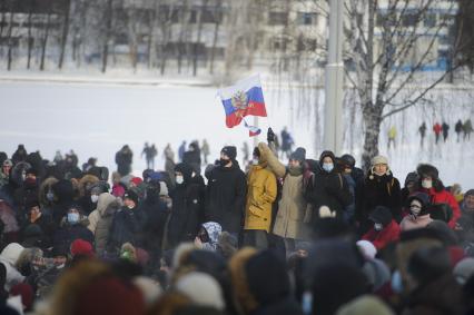 Екатеринбург. Несанкционированный митинг сторонников оппозиционера Алексея Навального в сквере у Драматического театра, напротив дома правительства Свердловской области