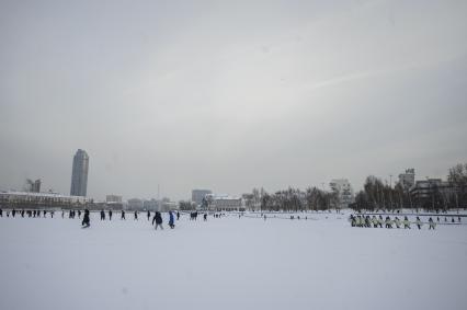 Екатеринбург. Сотрудники полиции во время разгона участников несанкционированного митинга в поддержку оппозиционера Алексея Навального в сквере у Драматического театра, напротив дома правительства Свердловской области