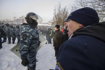 Екатеринбург. Столкновения сторонников оппозиционера Алексея Навального и сотрудников полиции во время несанкционированного митинга в сквере у Драматического театра