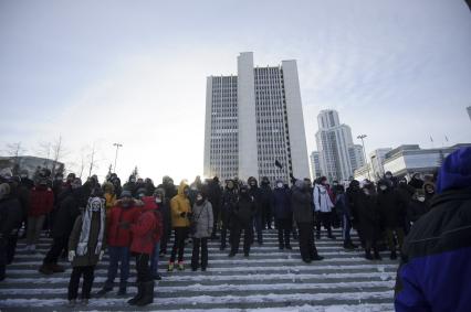 Екатеринбург. Несанкционированный митинг сторонников оппозиционера Алексея Навального в сквере у Драматического театра, напротив дома правительства Свердловской области