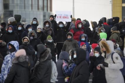 Екатеринбург. Несанкционированный митинг сторонников оппозиционера Алексея Навального в сквере у Драматического театра, напротив дома правительства Свердловской области