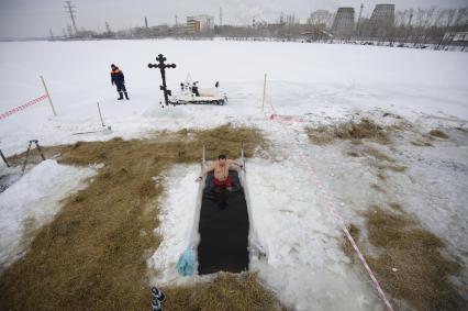 Екатеринбург. Крещенские купания на Верх-Исетском пруду