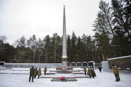 Екатеринбург. Широкореченский мемориал. Торжественный митинг, посвященный Дню снятия блокады Ленинграда