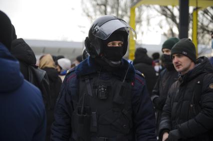 Екатеринбург. Сотрудники полиции во время несанкционированного шествия сторонников оппозиционера Алексея Навального