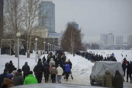 Екатеринбург. Участники несанкционированного шествия сторонников оппозиционера Алексея Навального