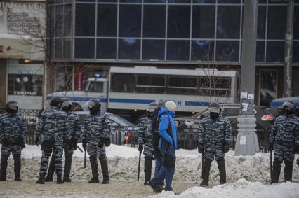 Екатеринбург. Сотрудники ОМОН во время  несанкционированного шествия сторонников оппозиционера Алексея Навального