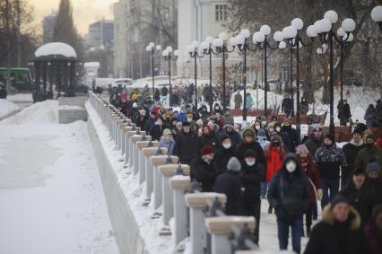 Екатеринбург. Участники несанкционированного шествия сторонников оппозиционера Алексея Навального