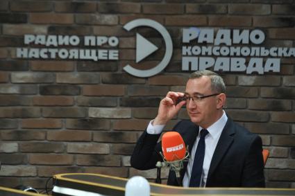 Москва. Губернатор Калужской области Владислав Шапша на радиостанции `Комсомольская правда`.