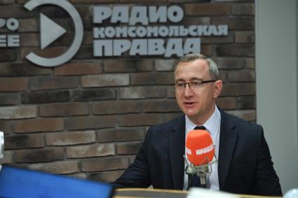 Москва. Губернатор Калужской области Владислав Шапша на радиостанции `Комсомольская правда`.