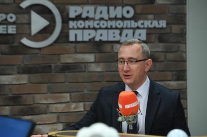 Москва. Губернатор Калужской области Владислав Шапша на радиостанции `Комсомольская правда`.