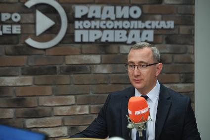 Москва. Губернатор Калужской области Владислав Шапша на радиостанции `Комсомольская правда`.