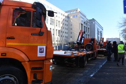 Москва. Сотрудники правоохранительных органов у здания Мосгорсуда, где  будет рассматриваться требование ФСИН о замене условного срока Алексея Навального на реальный.