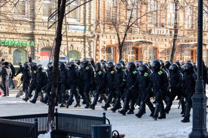 Челябинск.  Сотрудники правоохранительных органов во время несанкционированной акции в поддержку оппозиционера Алексея Навального.