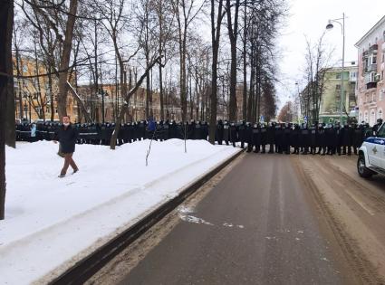 Пермь. Сотрудники правоохранительных органов во время несанкционированной акции в поддержку Алексея Навального.