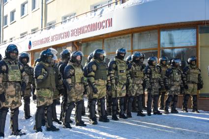 Новосибирск. Сотрудники правоохранительных органов во время несанкционированной акции в поддержку Алексея Навального.