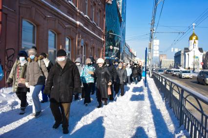 Новосибирск.  Участники несанкционированной акции в поддержку Алексея Навального на Красном проспекте.