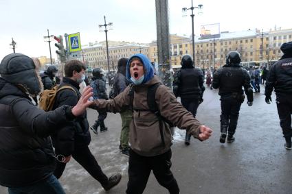 Санкт-Петербург. Митингующие во время несанкционированной акции в поддержку Алексея Навального.