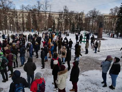 Самара. Участники несанкционированной акции в поддержку Алексея Навального.