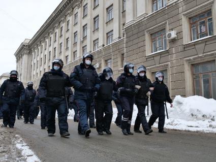 Самара. Сотрудники правоохранительных органов во время несанкционированной акции в поддержку оппозиционера Алексея Навального.