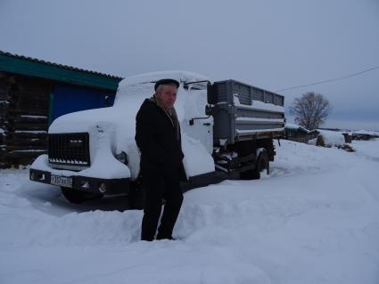 Нижегородская область. д.Зверево. Нижегородскому крестьянину Геннадию Толченкову грозит тюремный срок за сбор 13 поваленных деревьев в лесу.