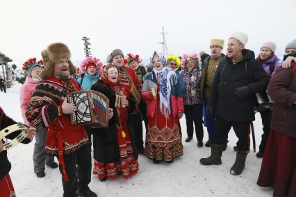 Барнаул. Праздничные гуляния во время фестиваля `Сибирсквая масленица`.