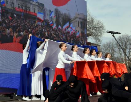 Крым. Выступление артистов во время фестиваля `Крымская весна`посвященного 5-летию Общекрымского референдума 2014 года и воссоединения Крыма с Россией.