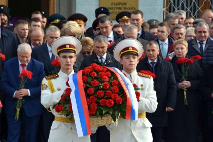 Крым.  Во время возложения цветов к памятнику`Народному ополчению всех времен` в рамках мероприятий, посвященных 5-й годовщине Общекрымского референдума 2014 года и воссоединения Крыма с Россией .