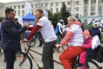 Крым. Участники велопробега прошедшего  в рамках фестиваля    `Крымская весна` посвященного 5-летию Общекрымского референдума 2014 года и воссоединения Крыма с Россией.