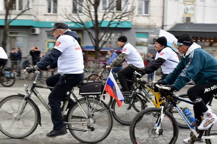 Крым. Участники велопробега прошедшего в рамках фестиваля `Крымская весна` посвященного 5-летию Общекрымского референдума 2014 года и воссоединения Крыма с Россией.
