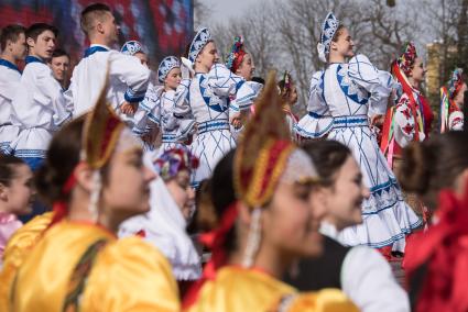 Крым.  Выступление артистов  во время фестиваля `Крымская весна`посвященного 5-летию Общекрымского референдума 2014 года и воссоединения Крыма с Россией.