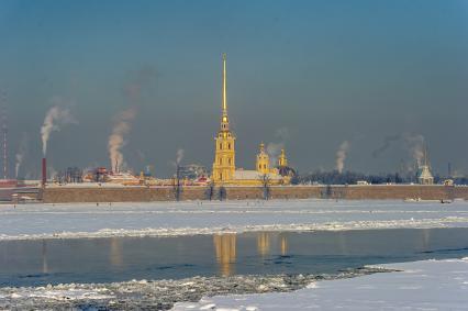 Санкт-Петербург. Вид на Петропавловскую крепость.