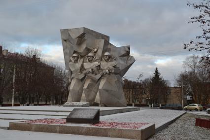 Московская область, Подольск.  Памятник Подольским курсантам на улице Кирова.