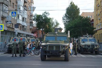 Самара. Военная техника на улицах города во время репетиции Парада Победы.