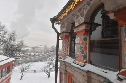 Москва.  Вид на парк Зарядье со стороны Храма Василия Блаженного.