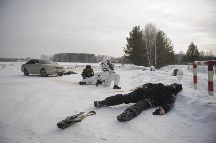 Екатеринбург. Свердловский танковый полигон. Военнослужащие военной полиции во время тактико-специальных учений по отражению нападения боевиков на блокпост, в рамках конкурса международных армейских игр Арми-2021 \'Страж порядка\'