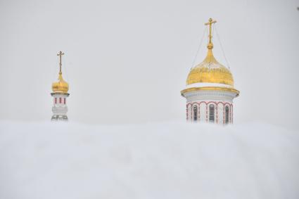 Москва. Сугробы на Красной площади.