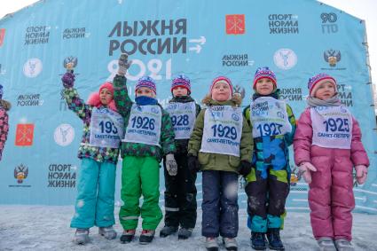 Санкт-Петербург.   Юные победители Всероссийской массовой гонки `Лыжня России - 2021`.