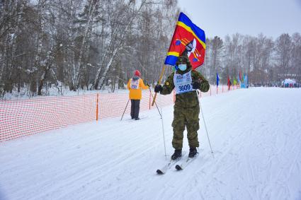 Новосибирск. Участники Всероссийской массовой гонки `Лыжня России - 2021`.