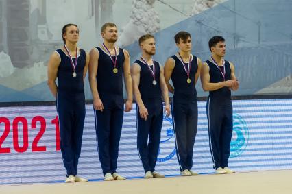 Санкт-Петербург.  Во время награждения  на Чемпионате  по художественной гимнастике в ЦХГ `Жемчужина`.