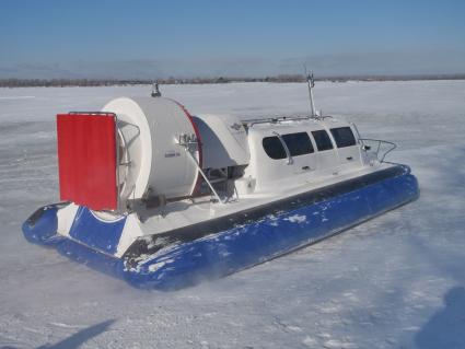 Самарская область, с. Рождествено.  Судно на воздушной подушке (СВП).