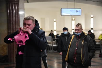 Москва.  Во время проведения праздничной  спортивной программы в честь Дня защитника Отечества на станции метро `Курская`.