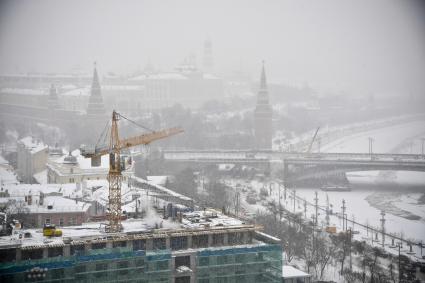 Москва. Панорама города с Храма Христа Спасителя.