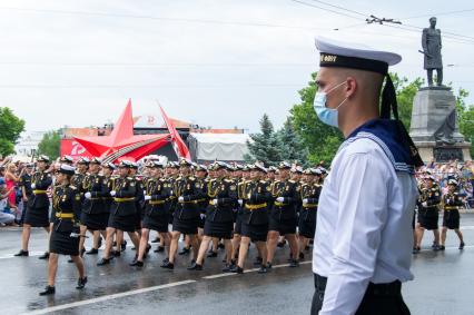 Крым, Севастополь.  Военнослужащие парадных расчетов на военном параде в ознаменование 75-летия Победы в Великой Отечественной войне 1941-1945 годов.