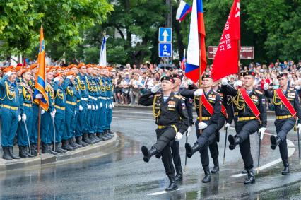 Крым, Севастополь.  Военнослужащие парадных расчетов на военном параде в ознаменование 75-летия Победы в Великой Отечественной войне 1941-1945 годов.