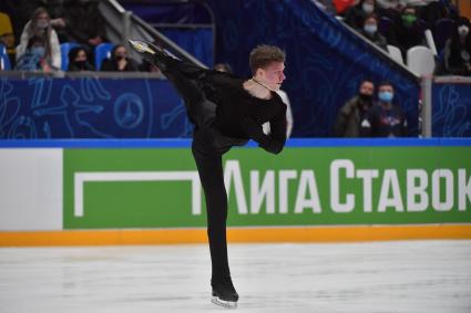 Москва. Спортсмен Алексей Ерохов во время выступления в короткой программе мужского одиночного катания на финале `Кубка России - Ростелеком` по фигурному катанию во дворце спорта `Мегаспорт`.