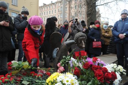 Санкт-Петербург. Церемония открытия мемориала, посвященного умершим из-за коронавируса медикам.